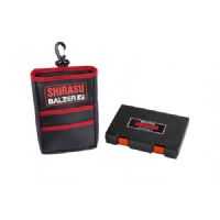 4005652812656 - Shirasu clip pose med boks - Farve:Sort/orange - 001 8334 007<br>The bag is simply attached to the belt, jacket and so on.with the clip. It offers space for smaller lures and jigheads. With 2 outside pockets. 1 tackle box incl. 100% Polyester.