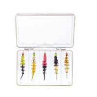 4005652829081 - Trout Collector, sortiment af formonterede gummidyr - 50mm. - Vægt:1.0g. - Farve:Mix 1 - Smag/duft:Hvidl&oslash;g - 001 6077 105<br>Nothing could be more practical: Our successful Trout Collectors, ready mounted on our
hooks with tungsten heads in the practical tackle box with Euro hanger. As a guide, we have put together the same four mixes as we have already done for the Collectors in the jars. Contents: 5 Trout Collectors, 5cm, 5 hooks (size 8) with tungsten heads: 3x 0.45g and 2x 0.73g)