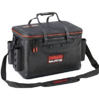 4005652840260 - Shirasu ”Groyne” Carry-All taske med 3 stangholder og plier holder - Farve:Sort - 001 1937 009<br>This bag was actually developed specifically for spin fishing on groynes, but can be used universally. It is easy to transport, but offers a lot of storage space. It has 3 rod holders on the outside plus a holder for pliers. The dimensions of the bag have been chosen so that the following optional boxes fit exactly into the bag: 2 Shirasu artificial lure case 2-load (item. no. 1 83340/002). 3 Shirasu artificial lure case 1-load.