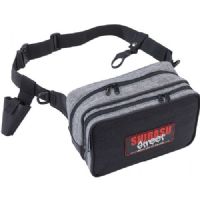 4005652860152 - Shirasu Street bæltetaske, stor - 001 1936 013<br>Shirasu Street Waist Bag: Very comfortable to carry. Similar to our sling bag, the front compartment can also be opened like a laptop bag. Thanks to the attached tabs, the front compartment remains in a horizontal position. The box is secured with Velcro to prevent it from falling out. A tong holder is integrated on the waist belt. 
The Waist Bag also has the rod and bottle holder. In order to have both hands free, the rod is simply latched into the holder. Optionally, you can also attach a bottle. Material: PVC.