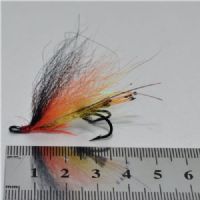 PAR0123 - Black/Orange/Yellow Sølv Body - Str.4<br>Sierra mønster her bundet på AHREX VS430 med Artic fox winge