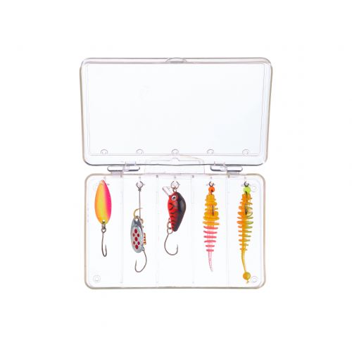 4005652829388 - Trout Attack, sortiment at endegrej - Farve:Mix 4 - 001 6078 400<br>Our trout baits in the practical accessory box with Euro hanger. As with the Trout Collectors, there are also four different mixes to ensure the angler has the most effective colours at hand for every situation on the water. Contents: 1 Catcher Spoon 2g, 1 Trout Crank hardbait 3cm/2g, 1 Colonel Spinner with single hook, 3g, 1 Trout Collector 5cm with garlic flavour, ready mounted on hook (size 8) with 0.45g tungsten head, 1 Trout Collector Pinball 5cm with garlic flavour ready mounted on hook (size 8) with 0.73g tungsten head.
