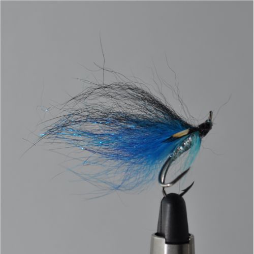 FLY0722 - Midnight Blue Salar - Str.6<br>Super fanger bundet på VMC Salar silver krog