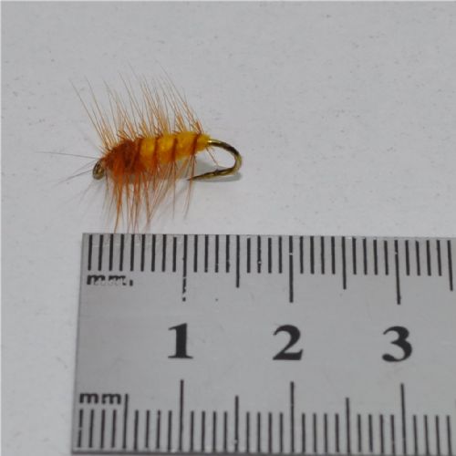 FLY1212 - Superpuppa Yellow/Olive – Str.12<br>Superpupa, mest brugte flue ved mange Nordiske elve<BR>
Str.6 og 8 har jeg selv fiske Silver Salmon med i Michigan med stor held<BR>
prøv den i en Norsk elv, så skal du se løjer