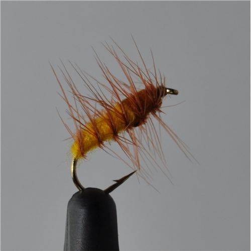 FLY1254 - Superpuppa Yellow/Olive – Str. 8<br>Superpupa, mest brugte flue ved mange Nordiske elve<BR>
Str.6 og 8 har jeg selv fiske Silver Salmon med i Michigan med stor held<BR>
prøv den i en Norsk elv, så skal du se løjer