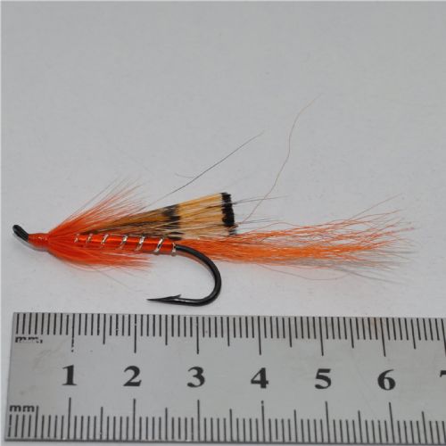FLY1632 - Ally`s Shrimp single - Str.2<br>Ally`s shrimp uovertruffen havørred og lakseflue<BR>
Gammelt engelsk mønster